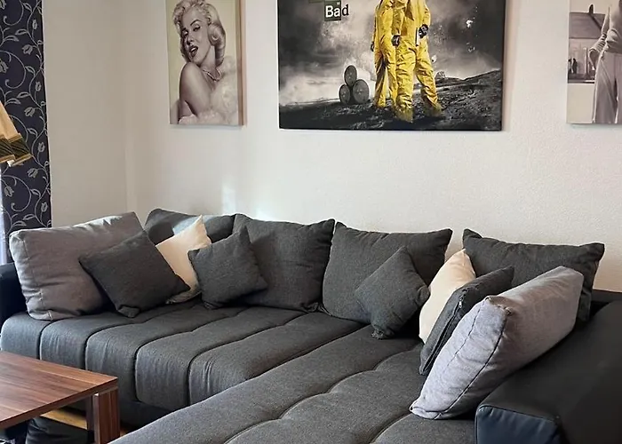 Grosse Ferienwohnung In Augsburg Mit Balkon