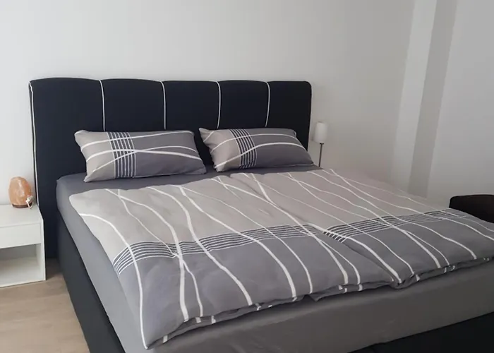 Grosse Ferienwohnung In Augsburg Mit Balkon