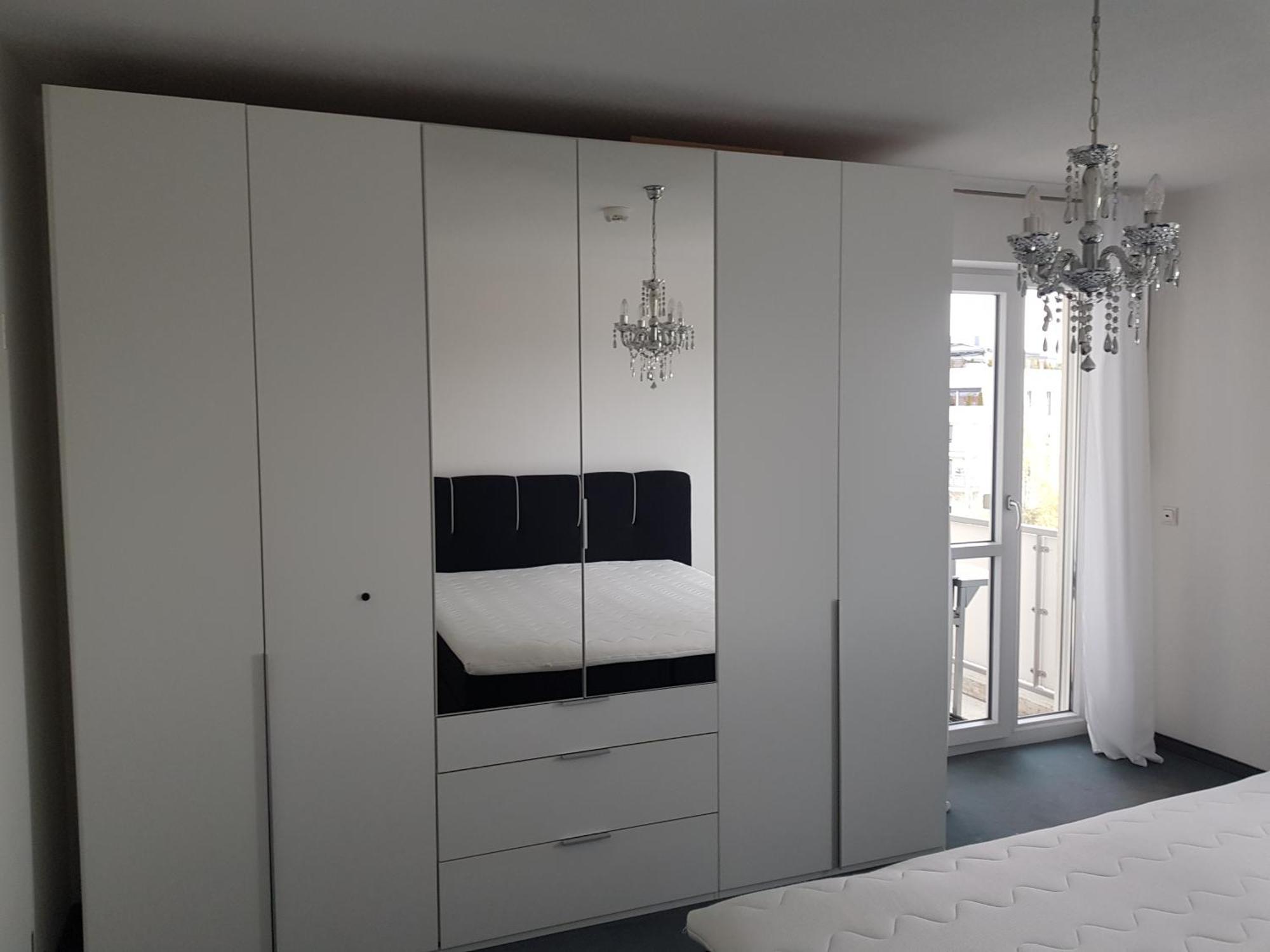 Grosse In Mit Balkon Apartment *